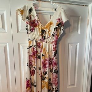 Size small floral dress/ maxi